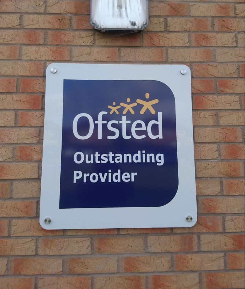 Ofsted Outstanding Wall sign (standoff fixings)