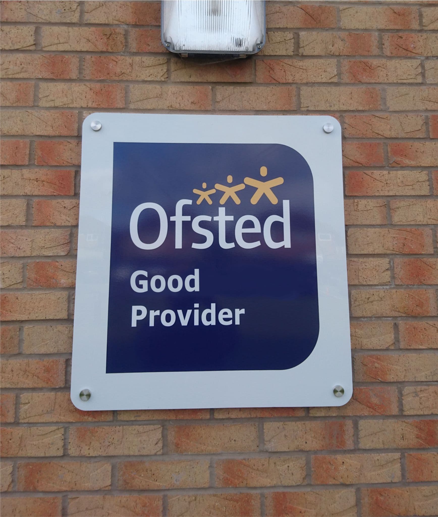 Ofsted GOOD Wall sign (standoff fixings)